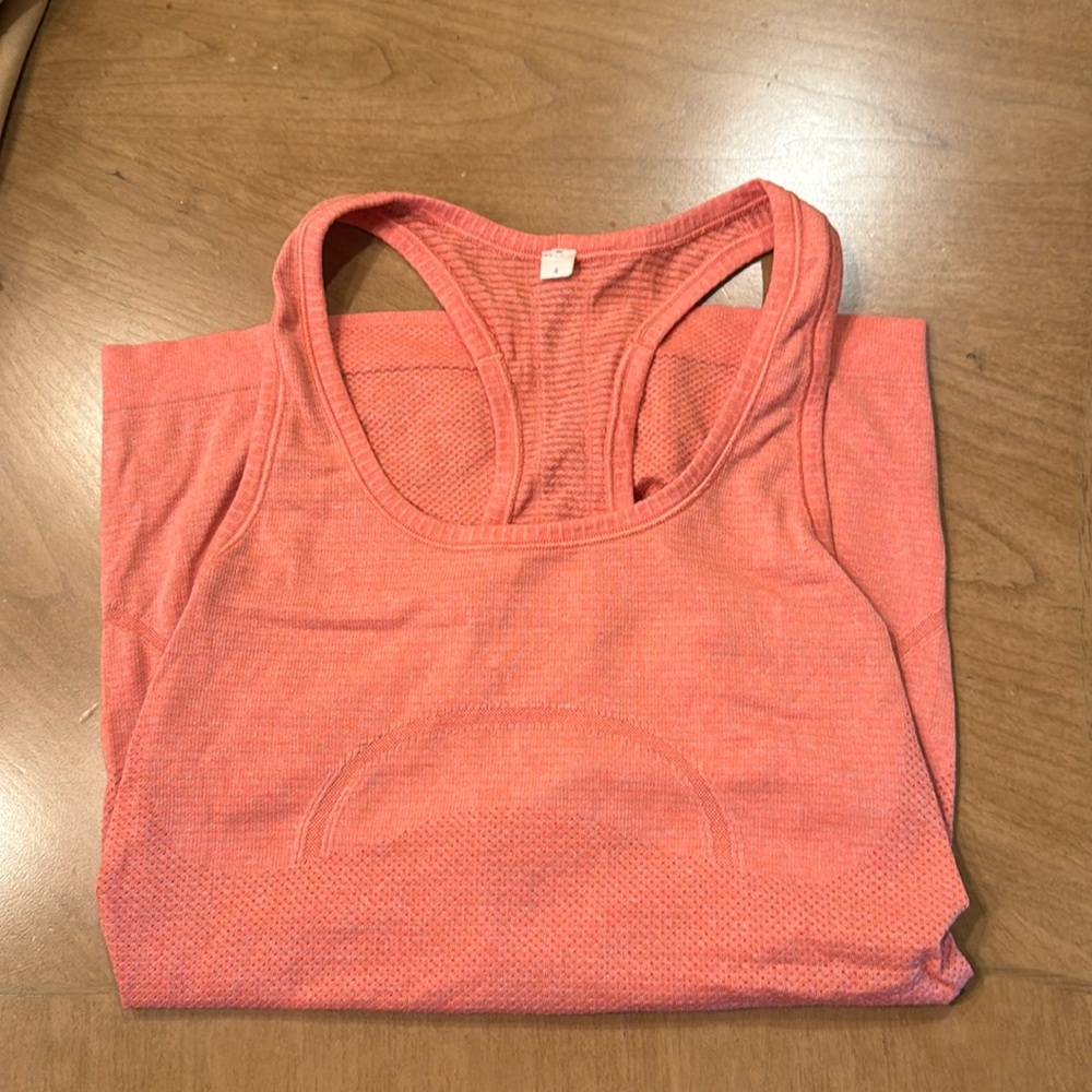 Lululemon Swiftly